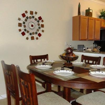 Bradenton Terrace condo dining area