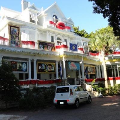 Key West bars, cafes and restaurants abound