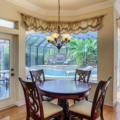 Clearwater breakfast nook