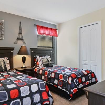 Twin bedroom Retreat At ChampionsGate