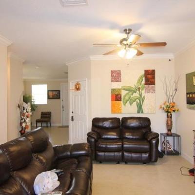 Spacious 3 bedroom, 2.5 bath townhome, Miami FL